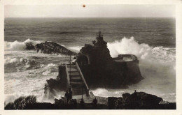 FRANCE - Biarritz - Effet De Vagues Sur Le Rocher De La Vierge - Carte Postale Ancienne - Biarritz