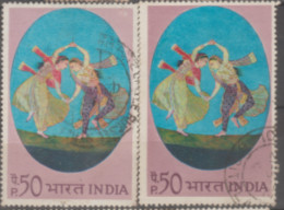 INDIA USED STAMP IN TWO DIFFERENT SHADES ON MINIATURE PAINTING/ KATHAK DANCE DUET (Aurangzeb's Period) - Collections, Lots & Series