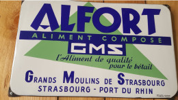 Plaque Publicitaire Emaillée , Grands Moulins De Strasbourg , Aliments Pour Bétail , Comme Neuve , Eas - Tin Signs (after1960)