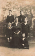 PHOTOGRAPHIE - Portrait - Famille - Carte Postale Ancienne - Photographs