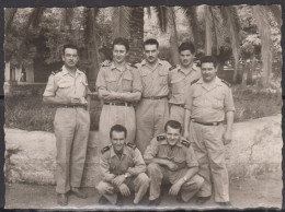 Militaria Photo D'un Groupe De Militaires Dim 80x110 Venant D'un Album D' AVIATION  En AFRIQUE DU NORD De 1957 à 1959 - Aviation