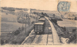 80-POIX- LE VIADUC, VUE SUR LA ROUTE D'ABBEVILLE - Poix-de-Picardie