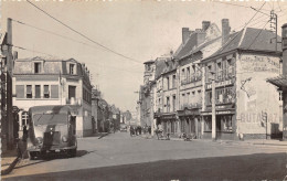 02-LA-FERE- PLACE PAUL-DOUMER , PLACE DES MARCHES - Fere En Tardenois