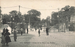 Brest * Grille De La Place Des Portes * Tram Tramway - Brest