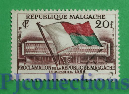 S466 - MALAGASY - MADAGASCAR 1958 PROCLAMAZIONE DELLA REPUBBLICA 20f USATO - USED - Used Stamps