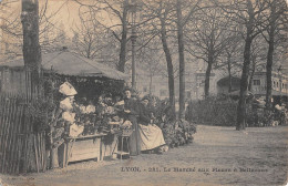 CPA 69 LYON / MARCHE AUX FLEURS A BELLECOUR - Autres & Non Classés