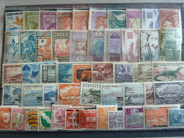 COLONIES FRANCAISES LOT DE 50 TIMBRES NEUFS  **/*/(*) TOUS DIFFERENTS TB - Collections