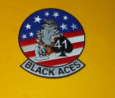 TISSU PATCH : 41 BLACK ACES, ARMEE DE L'AIR DES ETATS UNIS  , DIAMETRE 9 CM , BON ETAT VOIR PHOTO . POUR TOUT RENSEIGNEM - Ecussons Tissu