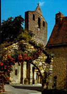 DOMME    ( DORDOGNE )    CITE MEDIEVALE .  L ' EGLISE ET LE PORCHE - Domme