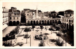 5-10-2023 (3 U 21) Older B/w - Algeria (Algérie) City Of Bôbne (now Called Annaba) Place D'Arme (& Mosque) - Annaba (Bône)
