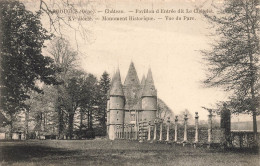 Carrouges * Le Château * Le Pavillon D'entrée , Dit Le Châtelet * Vue Du Parc - Carrouges
