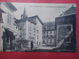 Carte Postale - THEYS (38) - Rue Principale Et Hôtel De Ville - Café Jassigneux (4850) - Theys