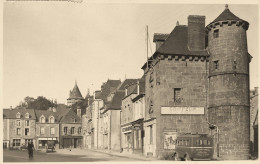 Combourg * Carte Photo * Place Albert Parent * Salon De Coiffure Coiffeur * Autocar Car Bus Autobus Transports BELLIER - Combourg