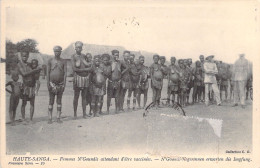 CONGO - HAUTE-SANGA - Femmes N'Goundis Attendant Le Vaccin - Carte Postale Ancienne - - Französisch-Kongo