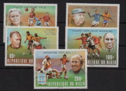 Niger 1977:  MichelNr.: 493 Bis 497, Postfrisch | Weltmeisterschaft, Fußball, Fußballtrainer - Niger (1960-...)