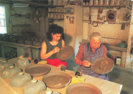 PHOTOGRAPHIE - Poterie Friedmann - Colorisé - Carte Postale - Photographie