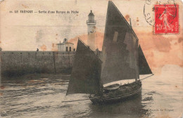 FRANCE - Le Tréport - Sortie D'une Barque De Pêche - Carte Postale Ancienne - Le Treport