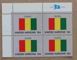 Ny80-01 : Nations-Unies (N-Y) - Drapeaux Des Etats Membres De L'ONU, Guinée Avec Une Vignette "FLAG SERIES" - Neufs