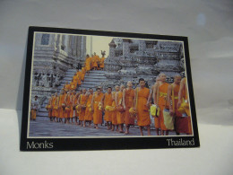 MONKS THAILAND THAILANDE  ASIA ASIE TAK BAT DEVO AT TEMPLE OF DAWN BANGKOK  CPM - Thaïlande