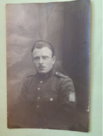 99-4-223                      Photo Faite Par Henri Mercier à Forchies-LA-MARCHE - Uniformes