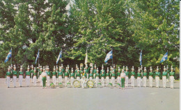 Les Dynamiques Cadets De Sherbrooke, Québec Canada. Couleur Vert Et Blanc. Chapeau Blanc Plumes  Tambours 2 Sc - Sherbrooke