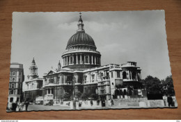 A66-    London,  St. Paul's Cathedral - 195? - Buckingham Palace