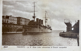 Bateau - Carte Photo - La R. NAVE LIBIA Dans Le Canal Navigable De TARANTO - Navire De Guerre Italien Militaria Italia - Warships