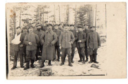 CPA 3449 - MILITARIA - Carte Photo Militaire - Deutsche Soldaten Vogesenklub Im Osten - Un Groupe De Soldats Allemands - Characters