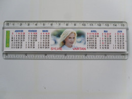 REGLE CALENDRIER 2018 SYLVIE VARTAN En Plastique 15 Cm RARE - Objets Dérivés