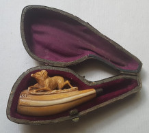 ACCESSOIRE - FUMEUR - FUME CIGARETTES - PORTE CIGARETTES - ETUI - ECUME  - SCULTURE CHIEN - FRANCE - 50 Mm - Zigarettenhalter U. -spitzen