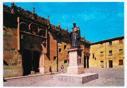 CPSM / CPM Dentelée10.5 X 15 Espagne (136) SALAMANCA  Salamanque Cour Des Ecoles  Statue - Salamanca