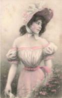 CARTE PHOTO - Maria - Jeune Femme Dans Un Champs De Fleurs - Colorisé  - Carte Postale Ancienne - Photographie