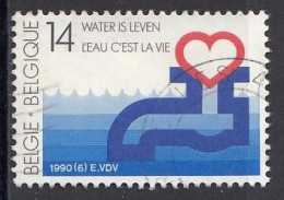 BELGIUM 2416,used,falc Hinged - Eau