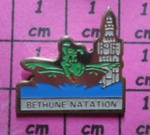 516B Pin's Pins / Beau Et Rare / SPORTS / NATATION CLUB BETHUNE BEFFROI - Zwemmen