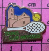 818c Pin's Pins / Beau Et Rare / SPORTS / TENNIS CLUB MEYSSOIS RAQUETTE BALLE JAUNE - Tennis