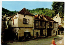 46 SAINT CIRQ LAPOPIE - Place Du Sombral - Saint-Cirq-Lapopie