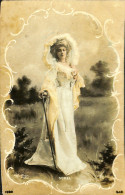 Thème - Fantaisie -Femme - Belle Robe - Chapeau - Sorel - Femmes