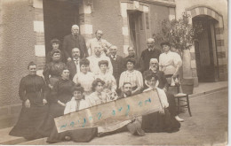 Environs De MIREFLEURS - Un Grand Groupe De Personnes Qui Pose ( Carte Photo à Destination De Mirefleurs ) - Otros & Sin Clasificación