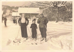 CARTE PHOTO - Photo De Famille - Ski - Carte Postale Ancienne - Photographie