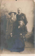 CARTE PHOTO - Portrait De Famille - Famille Pantinicause - Carte Postale Ancienne - Photographie