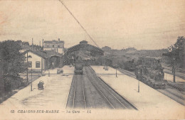 CPA 51 CHALONS SUR MARNE / LA GARE / TRAIN - Autres & Non Classés