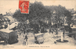 CPA 58 DORNES / PLACE DU MARCHE - Autres & Non Classés