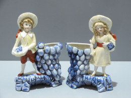 -2  STATUETTES PORCELAINE GERMANY PORTE BOUQUETS PORTE ALLUMETTES Raisin Bleu    E - Andere & Zonder Classificatie