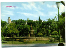 Badajoz - Jardines De La Legion Al Fondo Torre De Espanta Perros - Badajoz
