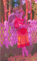 COUPLE - Un Couple Dans Un Jardin - Colorisé - Carte Postale Ancienne - Koppels