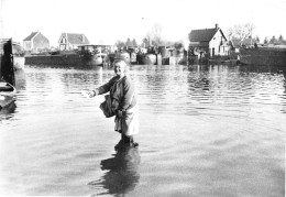 LONGUEIL-ANNEL (Oise) - Inondations Décembre 1965 - Distribution Du Courrier - Factrice, Péniches - Tirage D'éditeur N&B - Longueil Annel