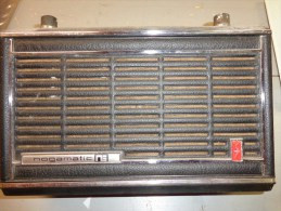 Radio Portable Vintage DES NOUVELLES GALERIES-nogamatic.-- - Autres & Non Classés