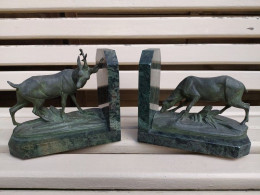 Paire De Serre-Livres Cerf Et Biche Patine Bronze Antique Animal Nature Chasse - Metall