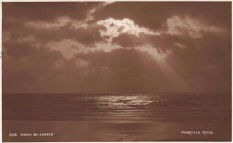 PHOTOGRAPHIE - Morning Rays By Judges - Carte Postale Ancienne - Fotografía