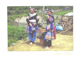 Vietnam:Sapa, Ethnic Ladies With Basket And Bags - Asie